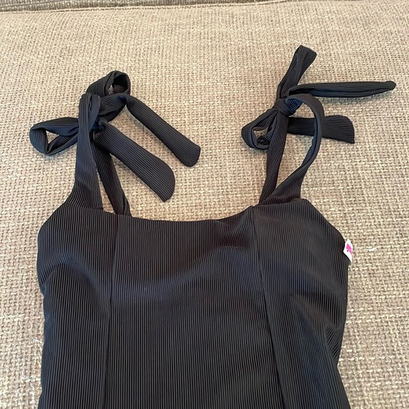 NWT BEACH RIOT Sydney Belted One Piece Swimsuit! - Picture 11 of 13